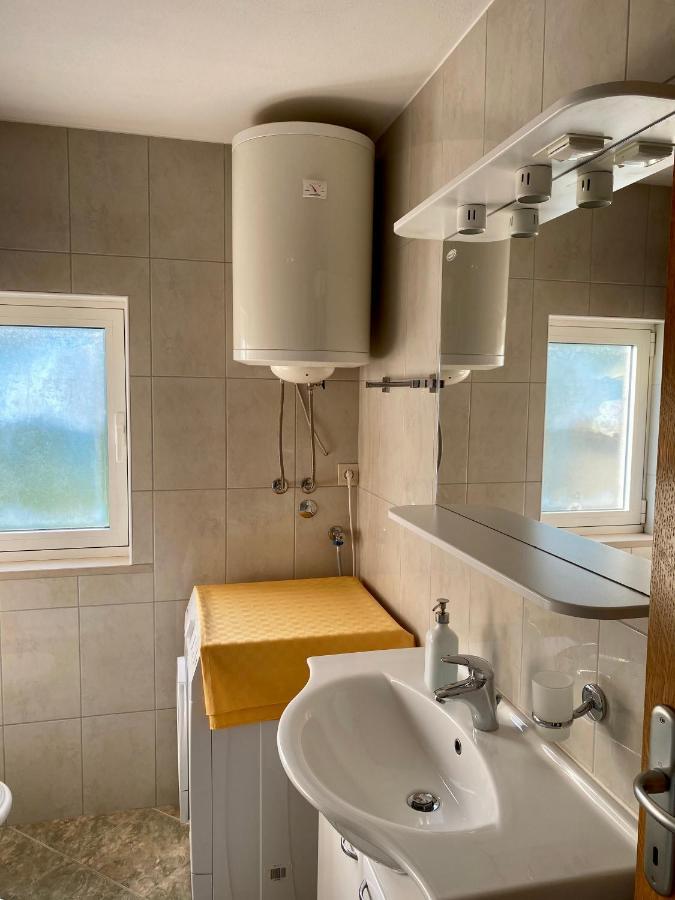 Apartmani Luka Zrnovo Eksteriør billede
