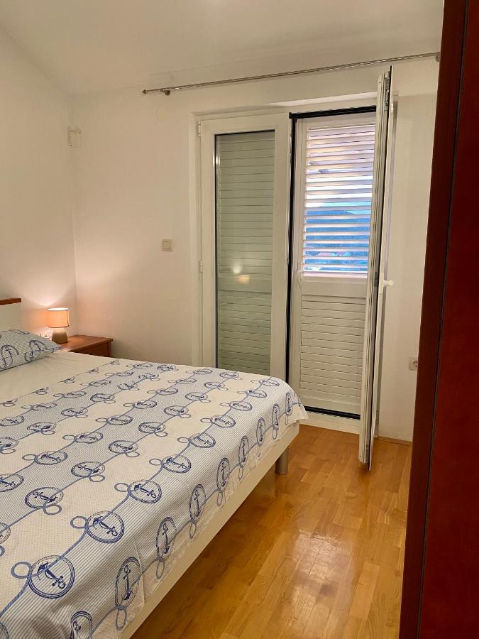 Apartmani Luka Zrnovo Eksteriør billede