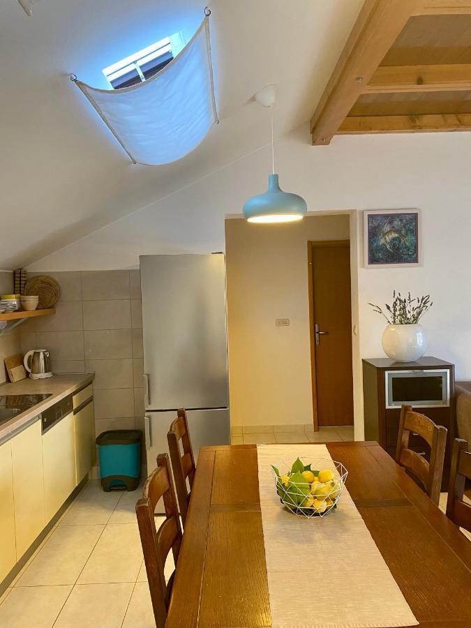 Apartmani Luka Zrnovo Eksteriør billede