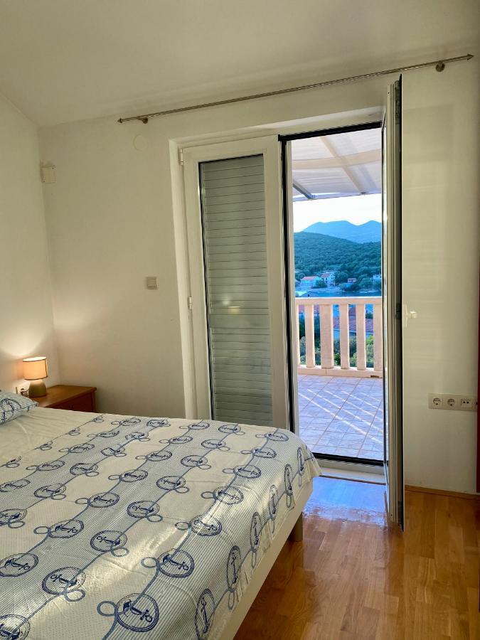 Apartmani Luka Zrnovo Eksteriør billede