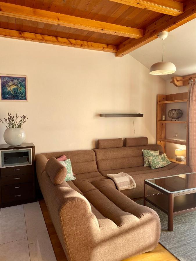 Apartmani Luka Zrnovo Eksteriør billede