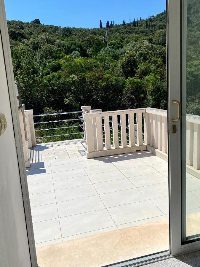 Apartmani Luka Zrnovo Eksteriør billede