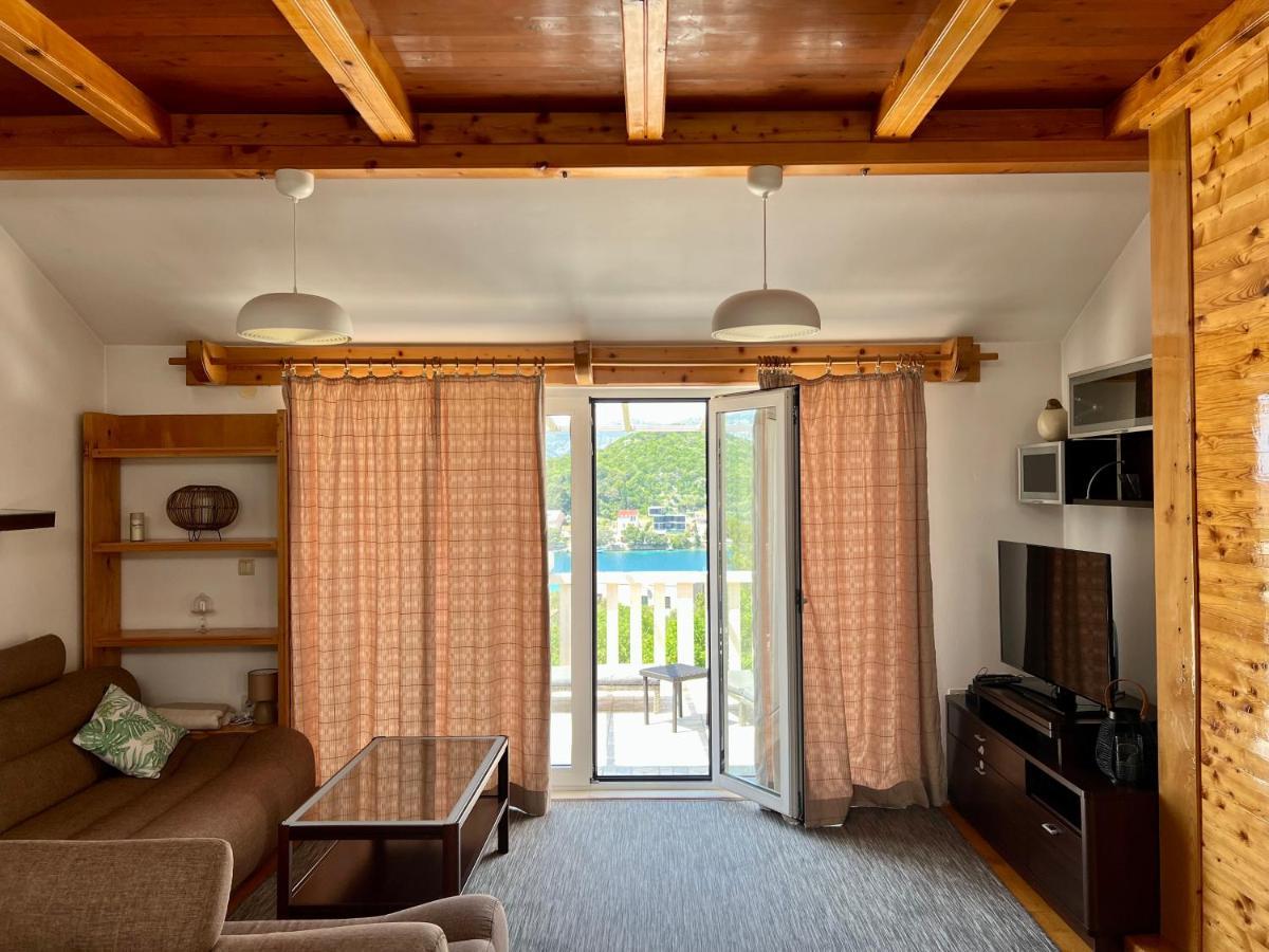 Apartmani Luka Zrnovo Eksteriør billede
