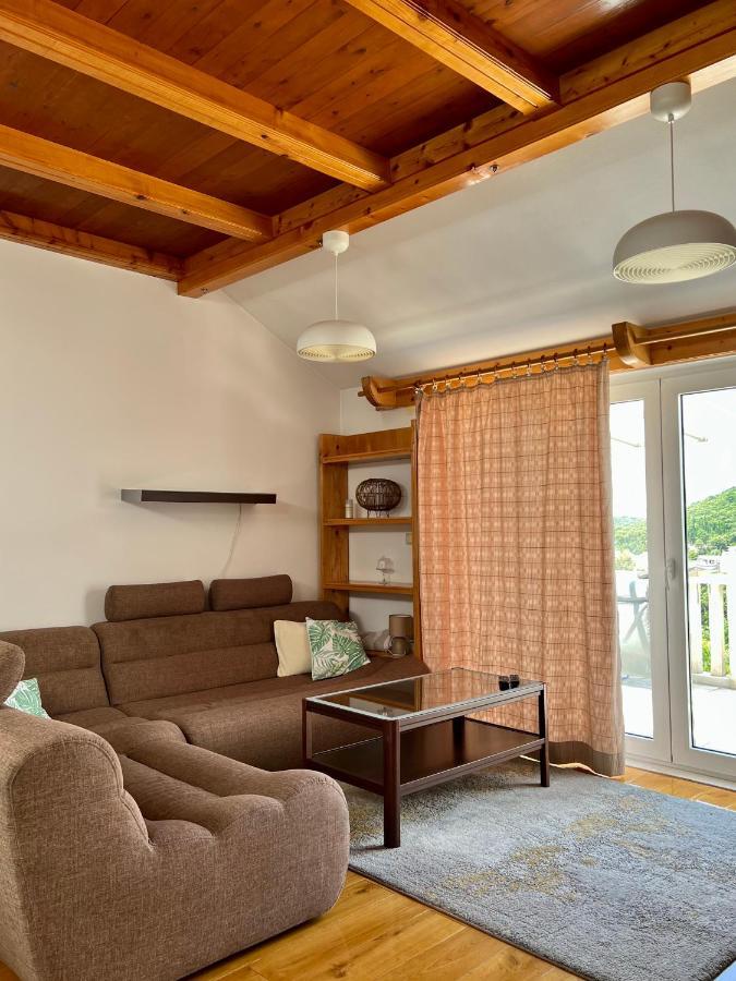 Apartmani Luka Zrnovo Eksteriør billede